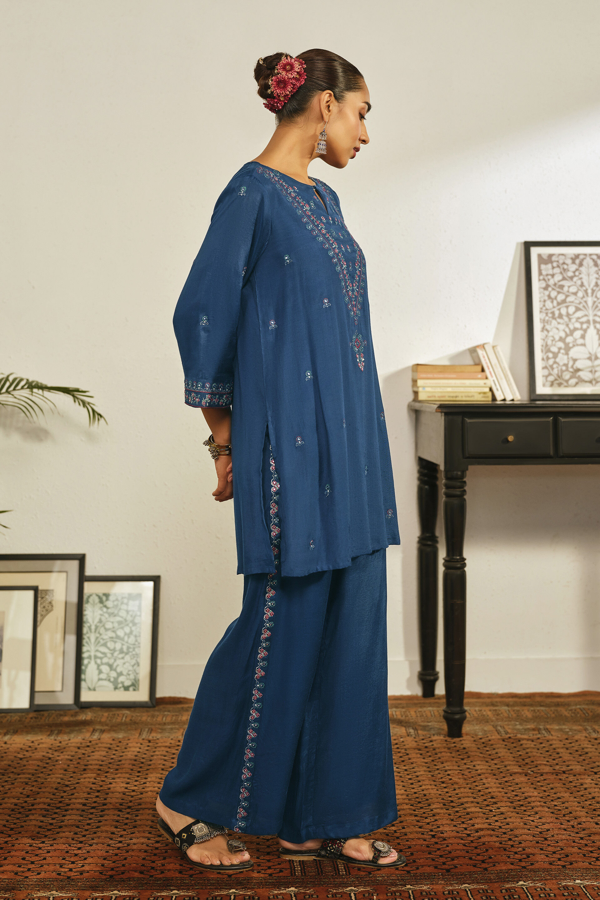 Embroidered Kurta Set in Indigo, Indigo, image 3